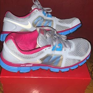 Nike Dual Fusion ST2